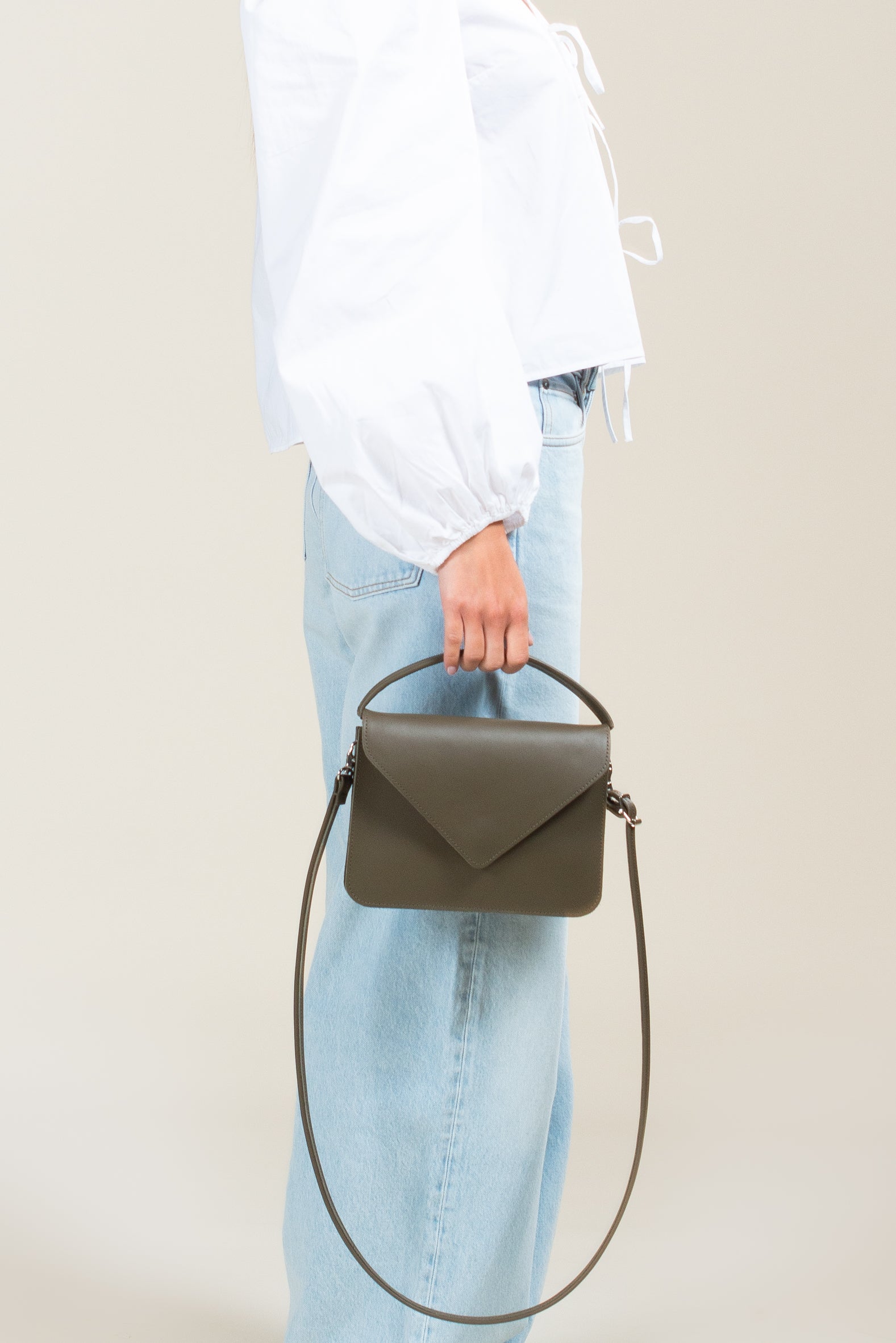 AINOA envelope bag olive