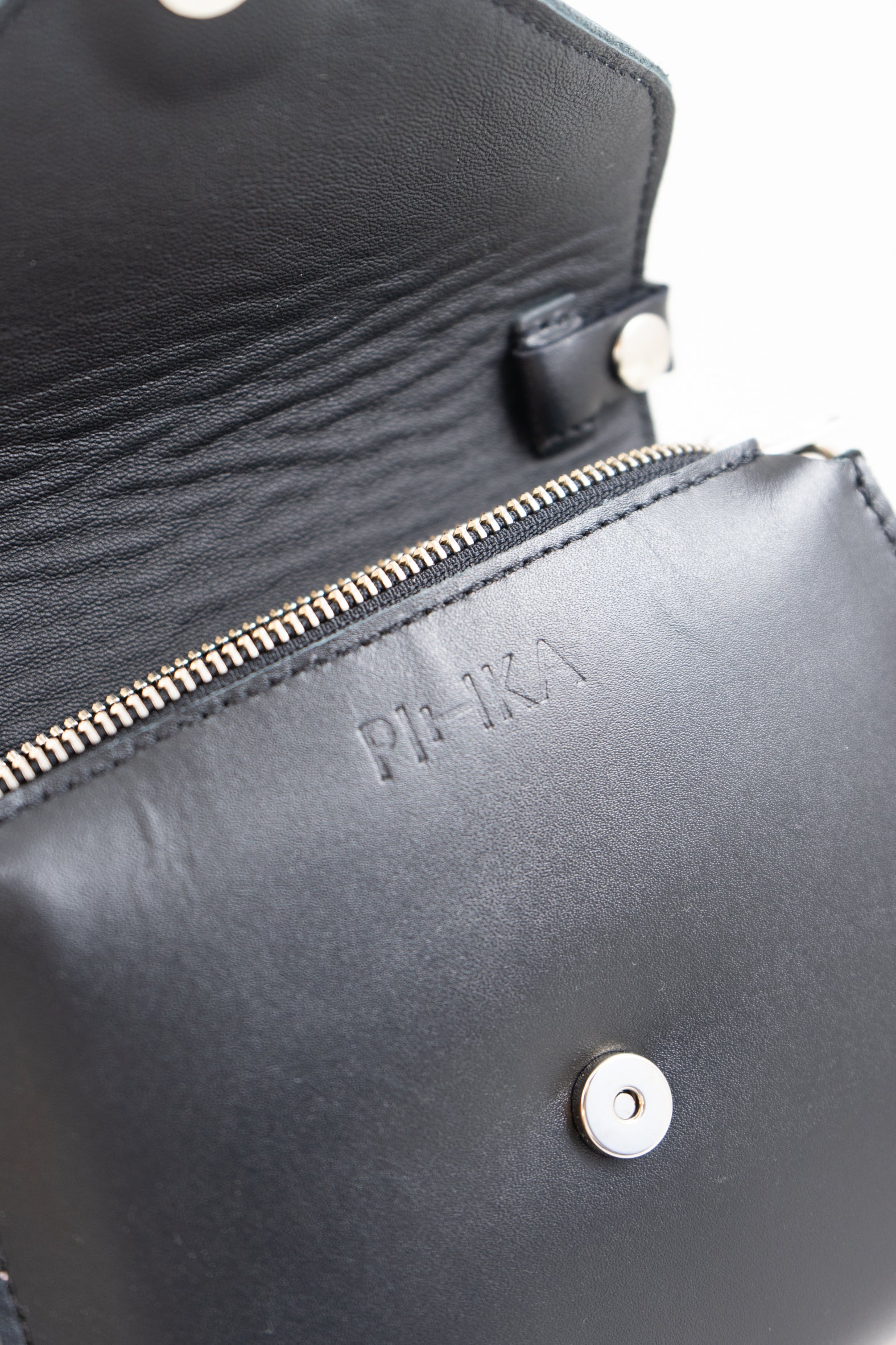 HUPI shoulder bag black