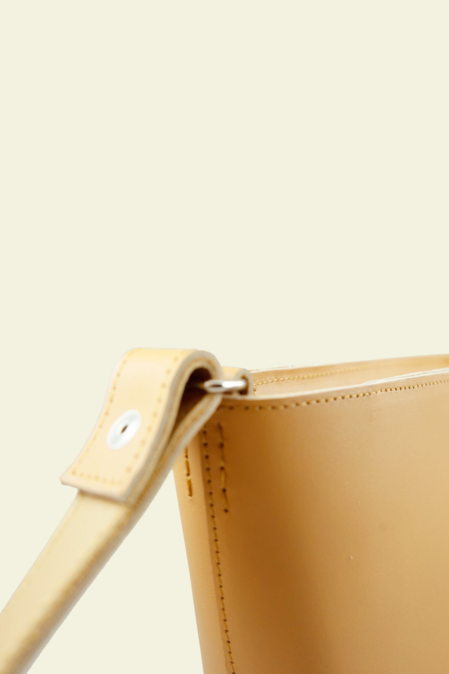 EMI EASE bucket bag hay