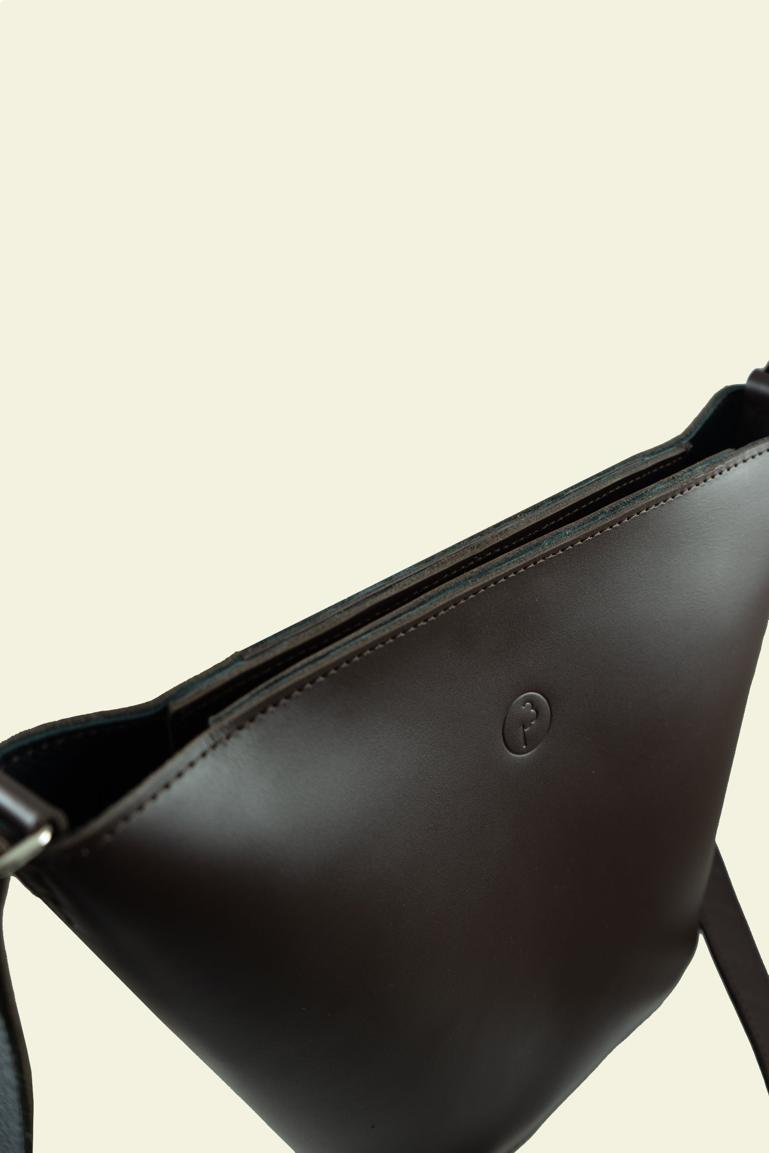 EMI EASE bucket bag soil