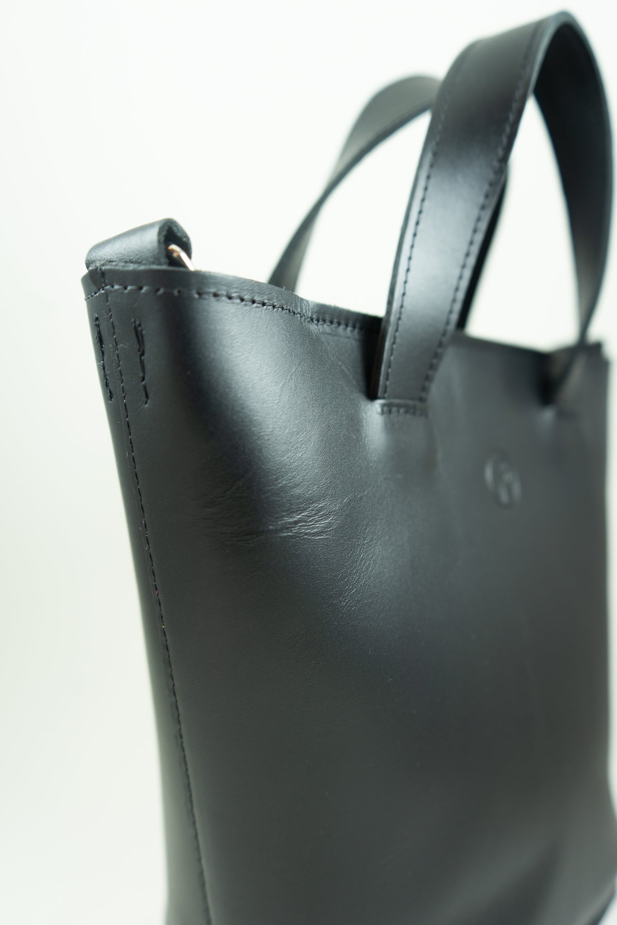 DAILY EMI bucket bag musta SAMPLE
