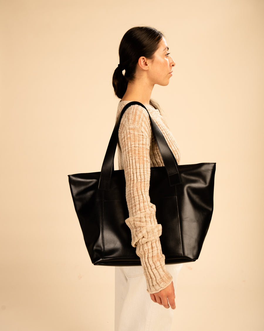 TREFFEN – black