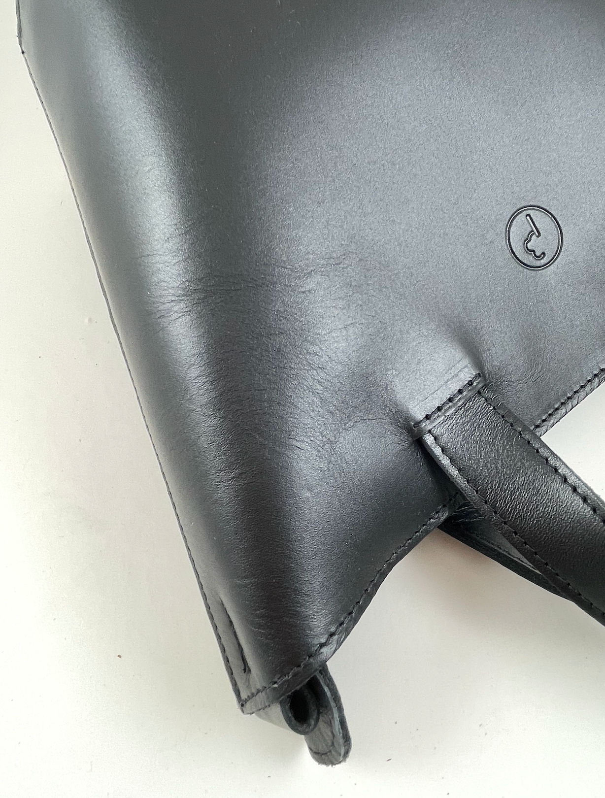 SAMPLE I — DAILY EMI bucket bag musta