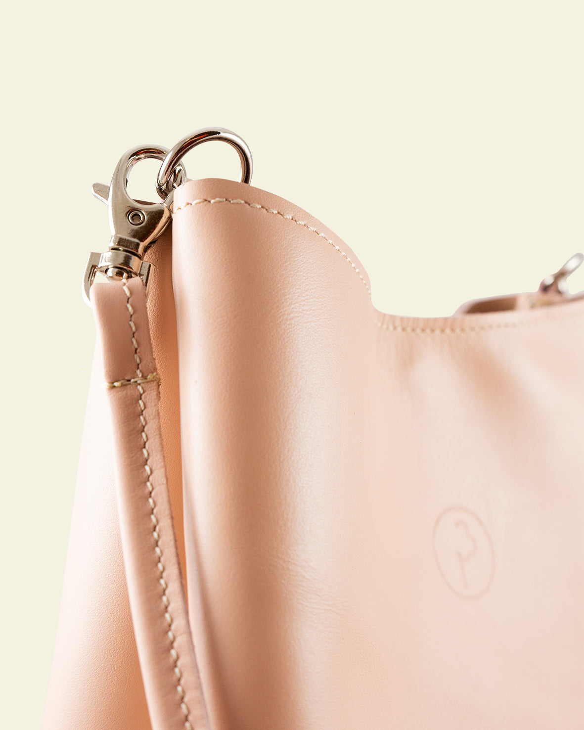 CHER bucket bag blush