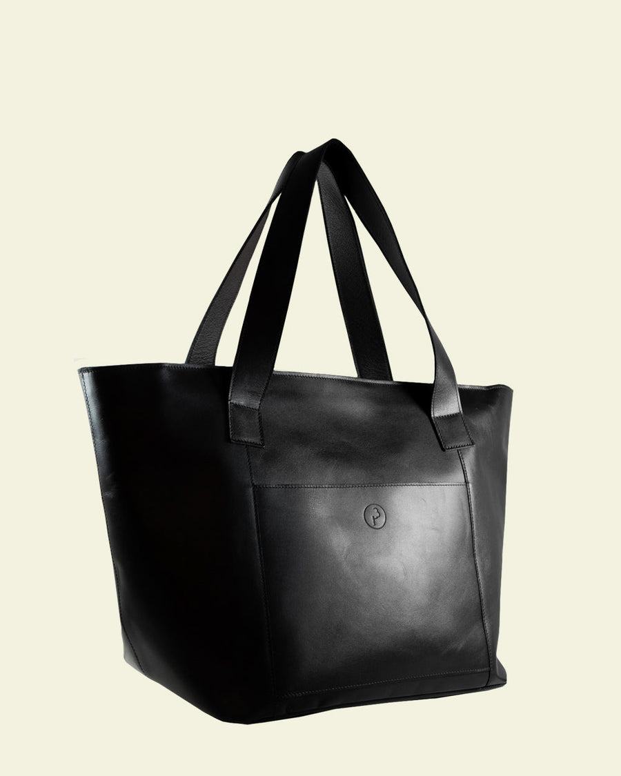 TREFFEN – black