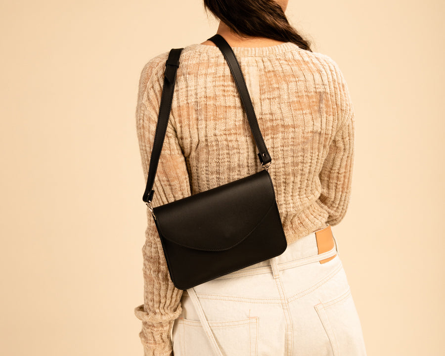 VIDA shoulder bag – dark dahlia