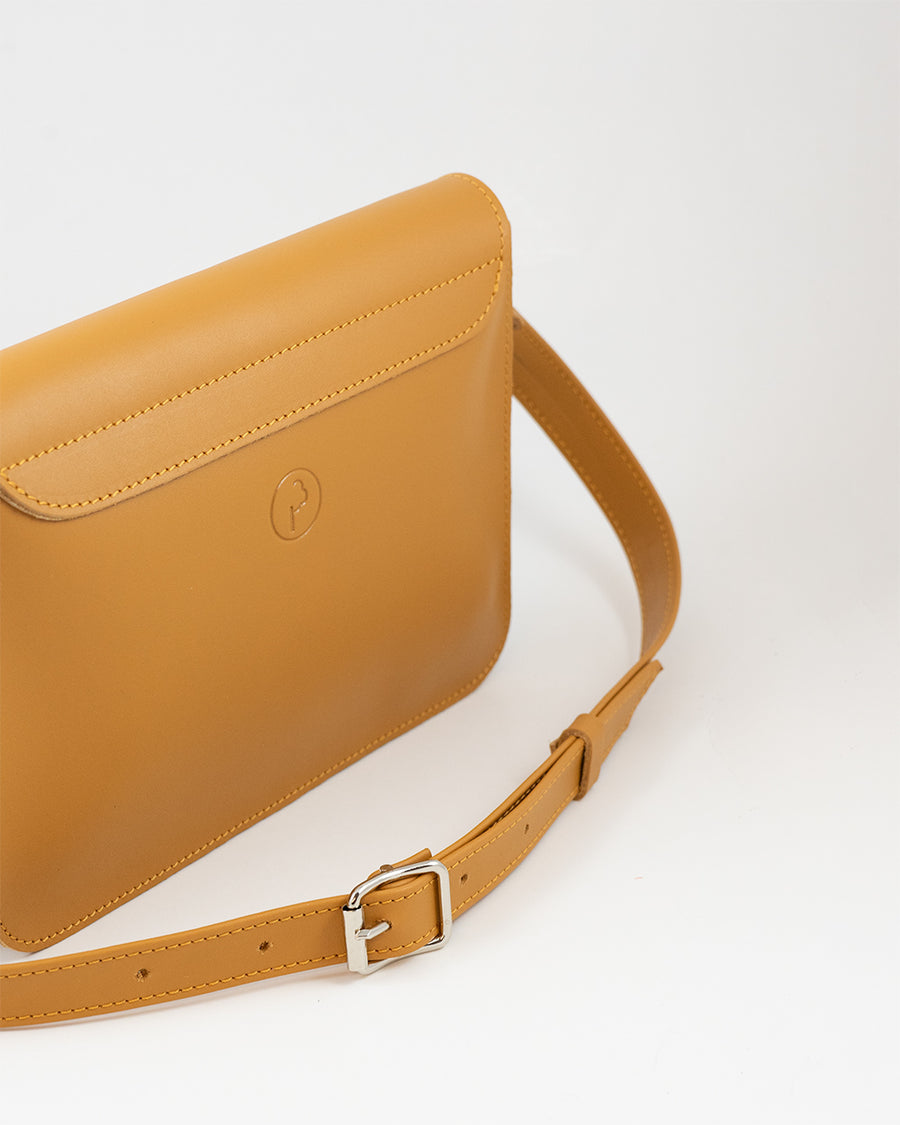VIDA shoulder bag – caramel